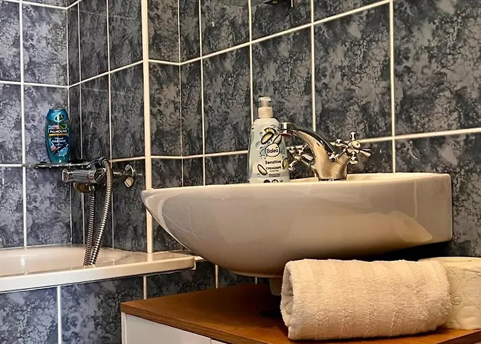 Sunlit * Μόσταρ